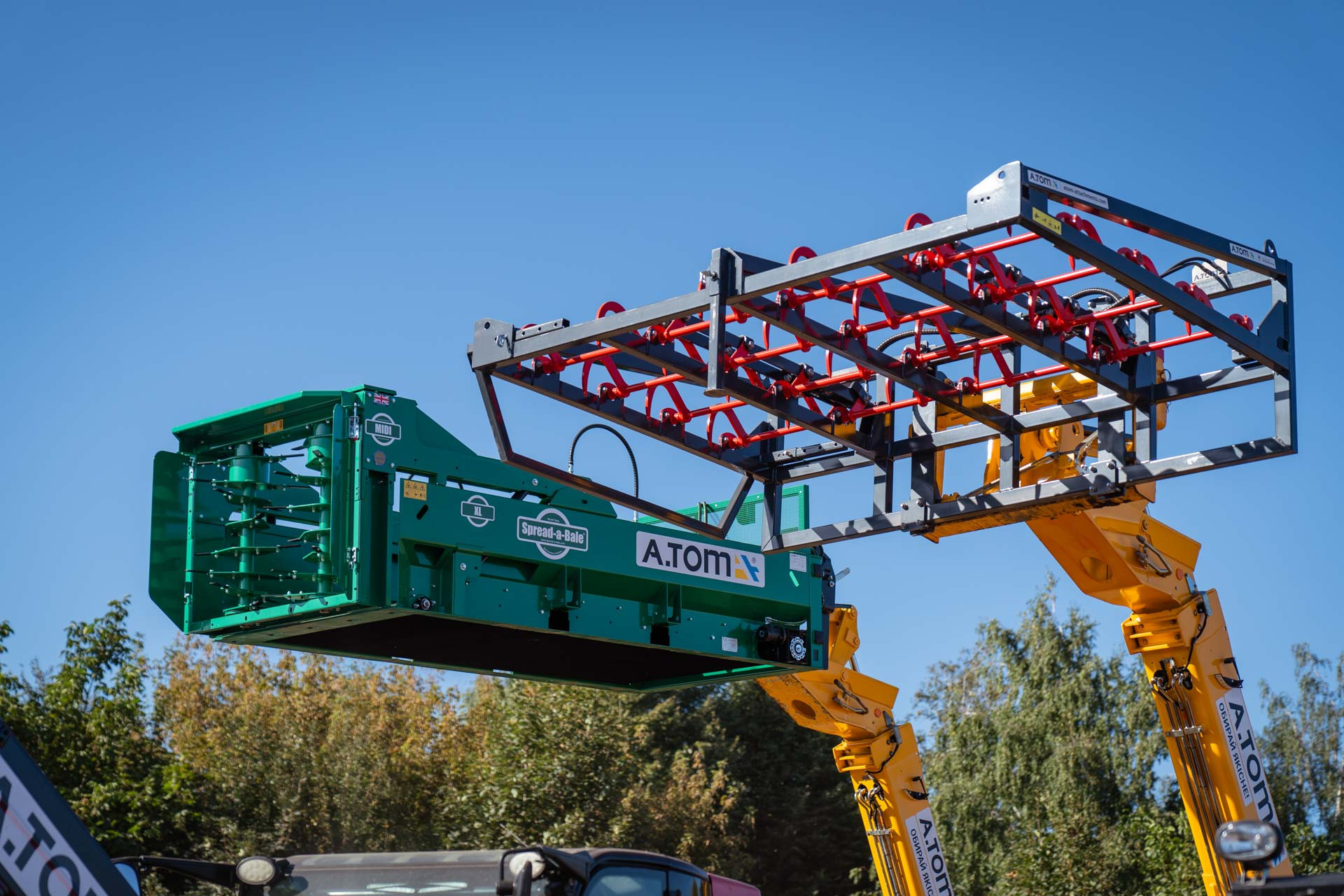 Захват для тюків А.ТОМ і розкидач підстилки Spread-a-bale