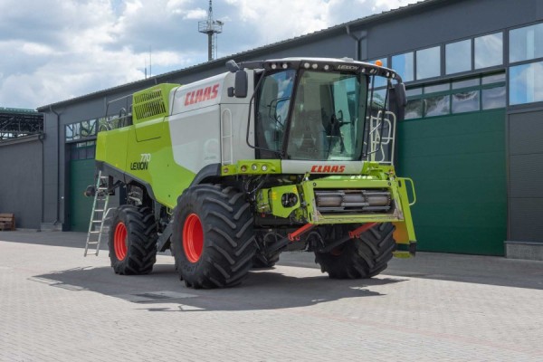 Buy a harvester in Ukraine: range and features of choice