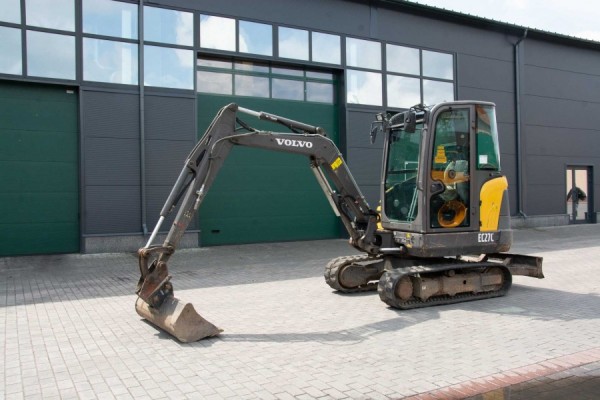 Mini excavator: JCB, Kubota, Volvo