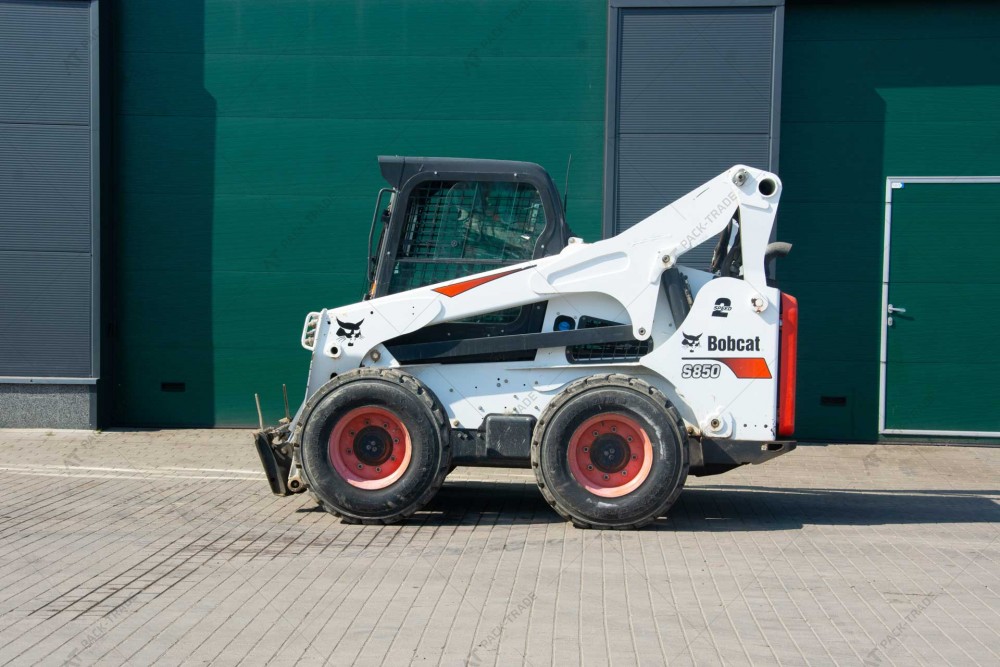 BOBCAT S850 2017 г. 2 155 м/ч., № 2595 BOBCAT S850 2017 г. 2 155 м/ч., № 2595