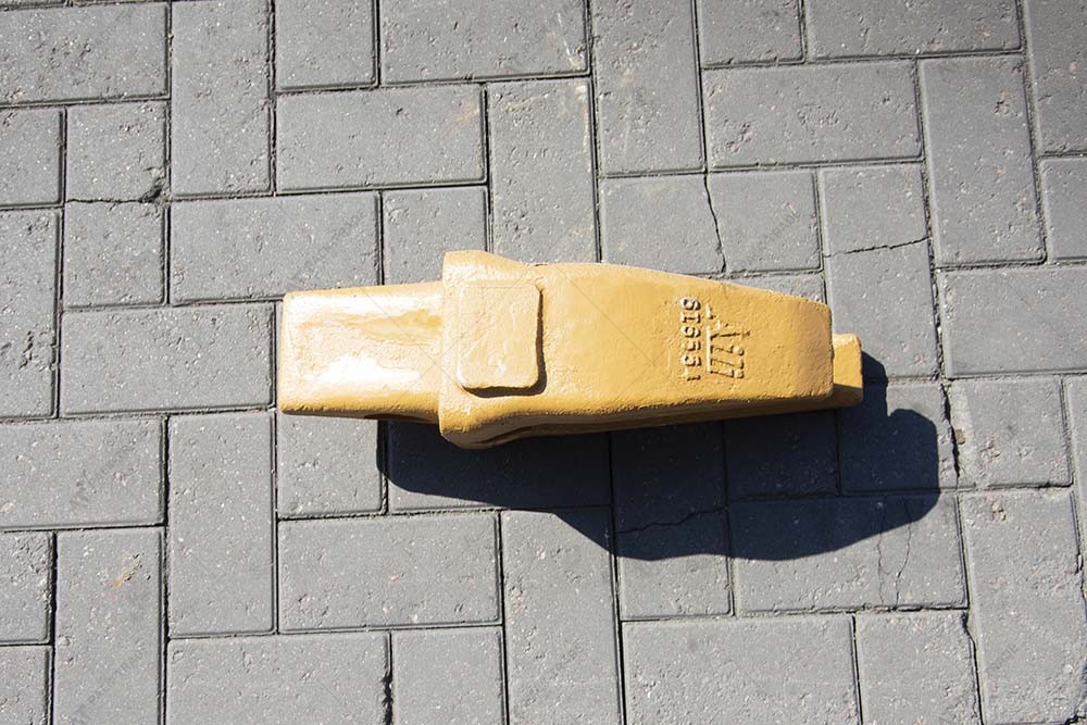Адаптер коронки ковша CAT J550 (6I6554) Адаптер коронки ковша CAT J550 (6I6554)