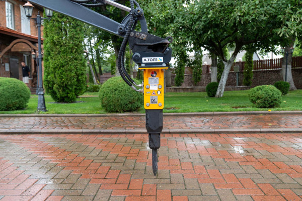 Indeco HP 100 hydraulic breaker