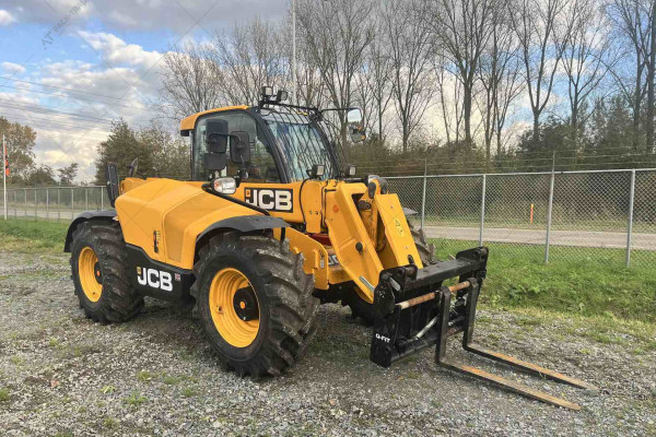 Телескопический погрузчик JCB 532-70 2021 г. 2755 м/ч.