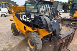 JCB 520-40 2015 y. 3200 m/h.
