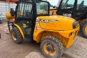 JCB 520-40 2015 y. 3200 m/h.