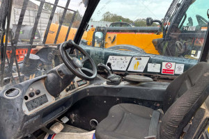 JCB 520-40 2015 y. 3200 m/h.