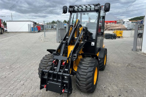 Міні фронтальний навантажувач JCB 403 Plus 2025 р.