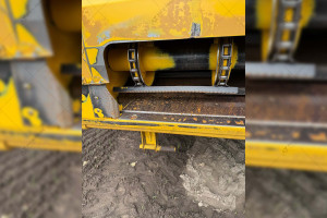 Комбайн New Holland CX6090 2017 г. 1636/1408 м/ч. с жаткой 7 м прицепом