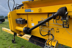 Комбайн New Holland CX6090 2017 г. 1636/1408 м/ч. с жаткой 7 м прицепом