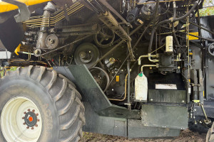 Комбайн New Holland CX6090 2017 г. 1636/1408 м/ч. с жаткой 7 м прицепом