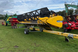 Комбайн New Holland CX6090 2017 г. 1636/1408 м/ч. с жаткой 7 м прицепом