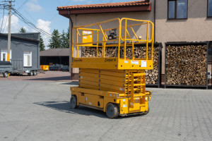 Электрический ножничный подъемник Haulotte Compact 14 2016 г. 4,5 кВт. 627 м/ч. № 5393