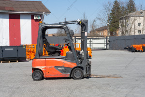 Вилочный погрузчик Linde E16P-02 2017 г. 11870 м/ч.,  № 5202