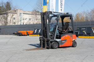 Вилочный погрузчик Linde E16P-02 2017 г. 11870 м/ч.,  № 5202