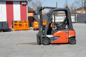 Вилочный погрузчик Linde E16P-02 2017 г. 11870 м/ч.,  № 5202