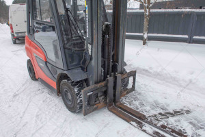 Вилочный погрузчик Linde H25T-01 2020 г. 39,6 кВт., 4571 м/ч. №6083