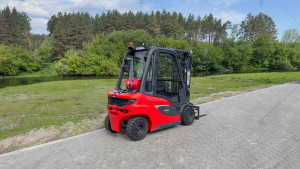 Вилочный погрузчик Linde H25T-01 2020 г. 39,6 кВт., 4572 м/ч. №6083