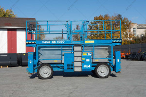 Самохідний ножичний підіймач Genie GS4390 2006 р. 35,8 кВт. 4164,2 м/г., №3885 