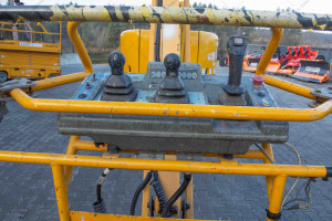 Колінчастий підіймач Haulotte HA20PX 2013 р. № 5681