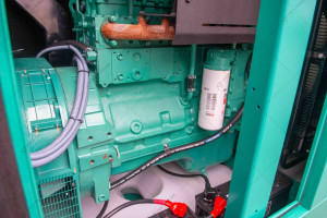 Дизельный генератор Cummins C275D5EQ 220/200 кВт закрытого типа