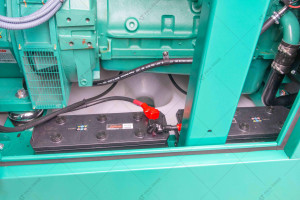 Дизельный генератор Cummins C275D5EQ 220/200 кВт закрытого типа