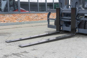 Вилочный погрузчик Linde HT120DS 2017 г. 150 кВт. 7587 м/ч., №4393