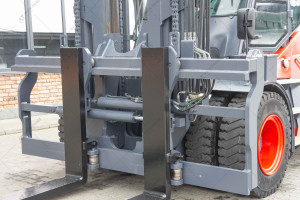 Вилочный погрузчик Linde HT120DS 2017 г. 150 кВт. 7587 м/ч., №4393