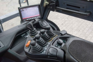 Вилочный погрузчик Linde HT120DS 2017 г. 150 кВт. 7587 м/ч., №4393