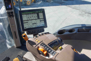 JOHN DEERE 8370R 2018 y. 6920 m/h. №5258