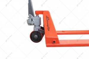 Hydraulic pallet truck with overall forks width - 685 mm, (min. height - 51 mm) 1.5 t Leistunglift A