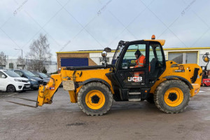 Телескопический погрузчик JCB 540-140 2017 г. 55 кВт 3018 м/ч. 