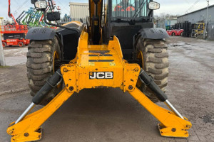 Телескопический погрузчик JCB 540-140 2017 г. 55 кВт 3018 м/ч. 