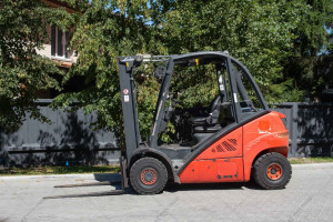 Дизельний вилковий навантажувач Linde H25D 2009 р. 30 кВт. 8017 м/г., № 3870