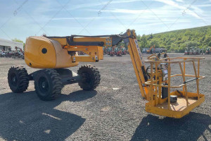 Колінчастий підіймач Haulotte HA16PX 4WD 2014  р. 2376 м/год.