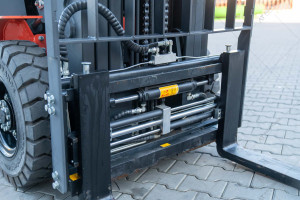 Дизельный вилочный погрузчик Noblelift FD25, кабина, обогреватель, гусматика