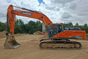 Гусеничний екскаватор Doosan DX340 LC 2018 р. 213 кВт 6135 м/год.