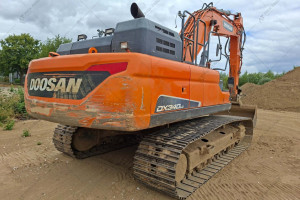 Гусеничний екскаватор Doosan DX340 LC 2018 р. 213 кВт 6135 м/год.