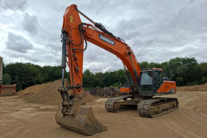 Гусеничний екскаватор Doosan DX340 LC 2018 р. 213 кВт 6135 м/год.