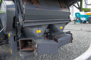 Комбайн СLAAS LEXION 580 2004 р. 316 кВт 3604/2704  м/г. з жаткою V900 та причепом CLAAS №5089