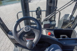 Вилочный погрузчик Linde E25L-01 2016 г. 22861 м/ч.,  № 5205