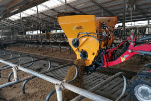 Разбрасыватель подстилки для смеси извести, соломы, навоза VDMJ CV2R