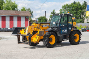 Телескопический погрузчик JCB 533-105 2016 г. 55 кВт * 8655 м/ч., №4345