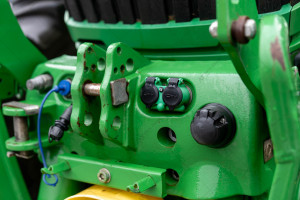 Трактор John Deere 6250R 2017 г. 5609 м/год. № 5653