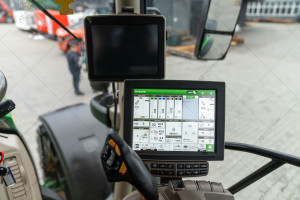 Трактор John Deere 6250R 2017 г. 5609 м/год. № 5653