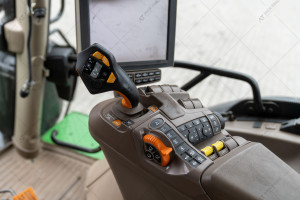 Трактор John Deere 6250R 2017 г. 5609 м/год. № 5653