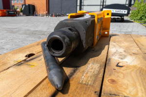 Indeco HP 100 hydraulic breaker