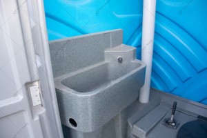 Туалетна кабінка мобільна (біотуалет) укомплектована умивальником з ножною помпою