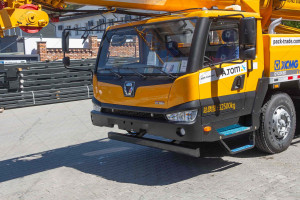 Автокран XCMG QY25K5D 