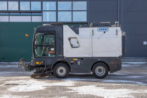 Підмітальна машина Schmidt Compact 400 Compact Sweeper  2016 р. 3665,7 м/г.,  №4127 