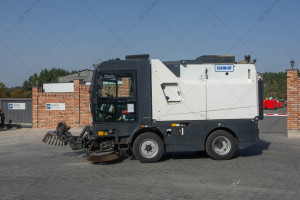 Підмітальна машина Schmidt Compact 400 Compact Sweeper  2016 р. 3665,7 м/г.,  №4127 L